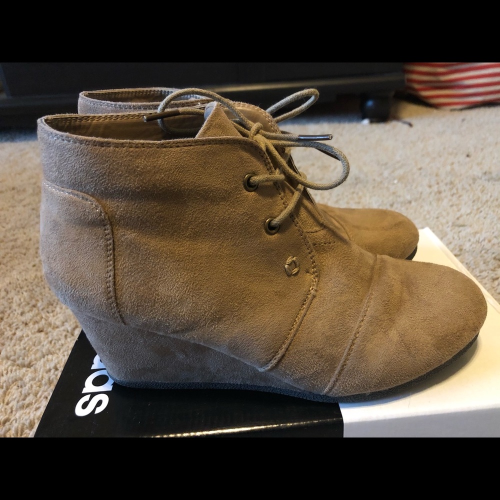 Women's ankle boots. Size 7